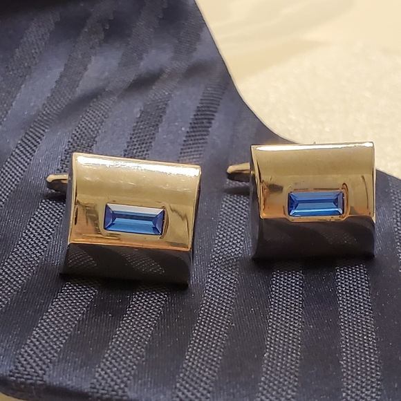 E23 Cufflinks with TieClip - Picture 2 of 5